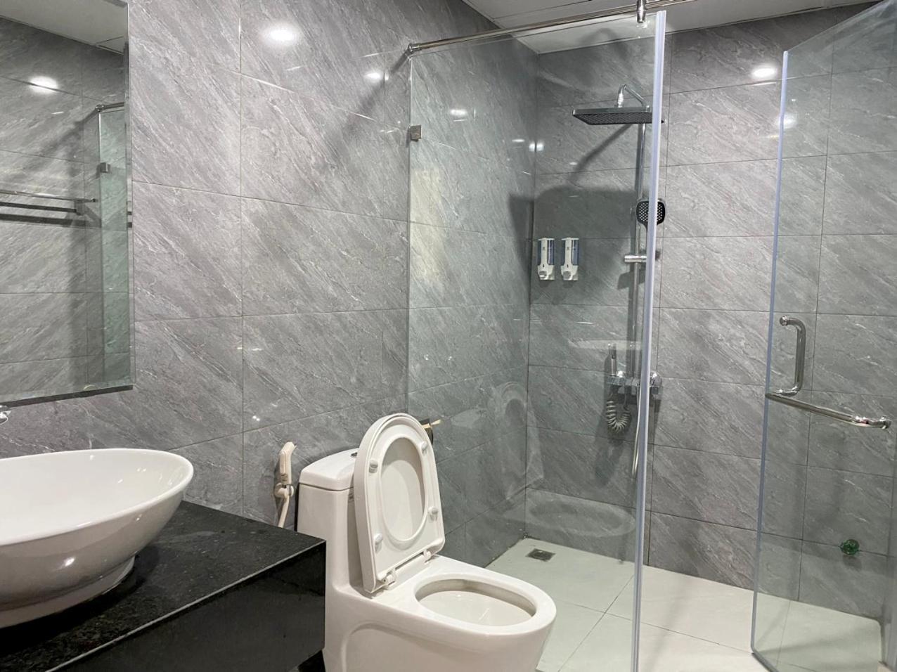 NguyẽN QuyèN Hotel Hanoi Dış mekan fotoğraf