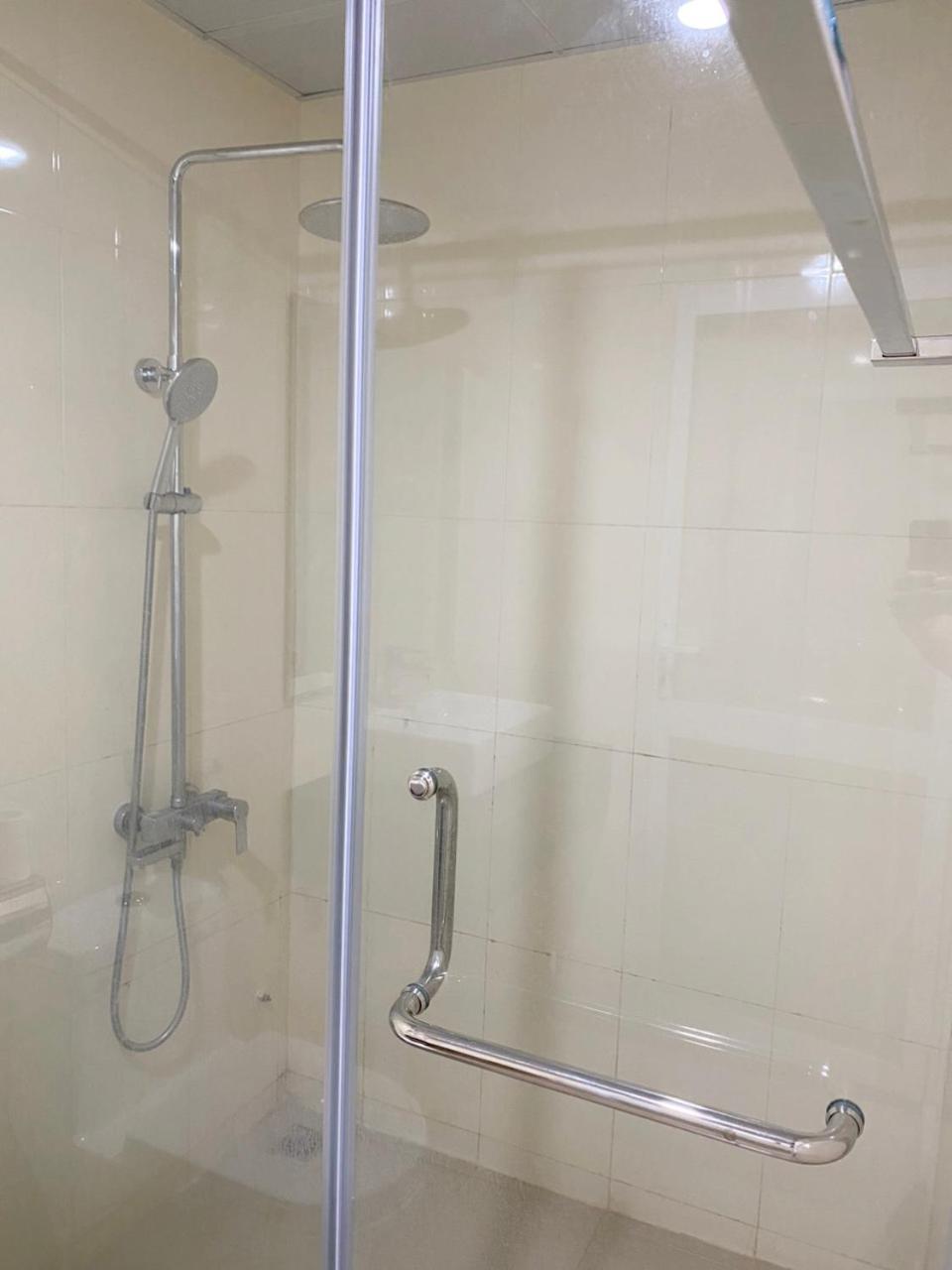 NguyẽN QuyèN Hotel Hanoi Dış mekan fotoğraf