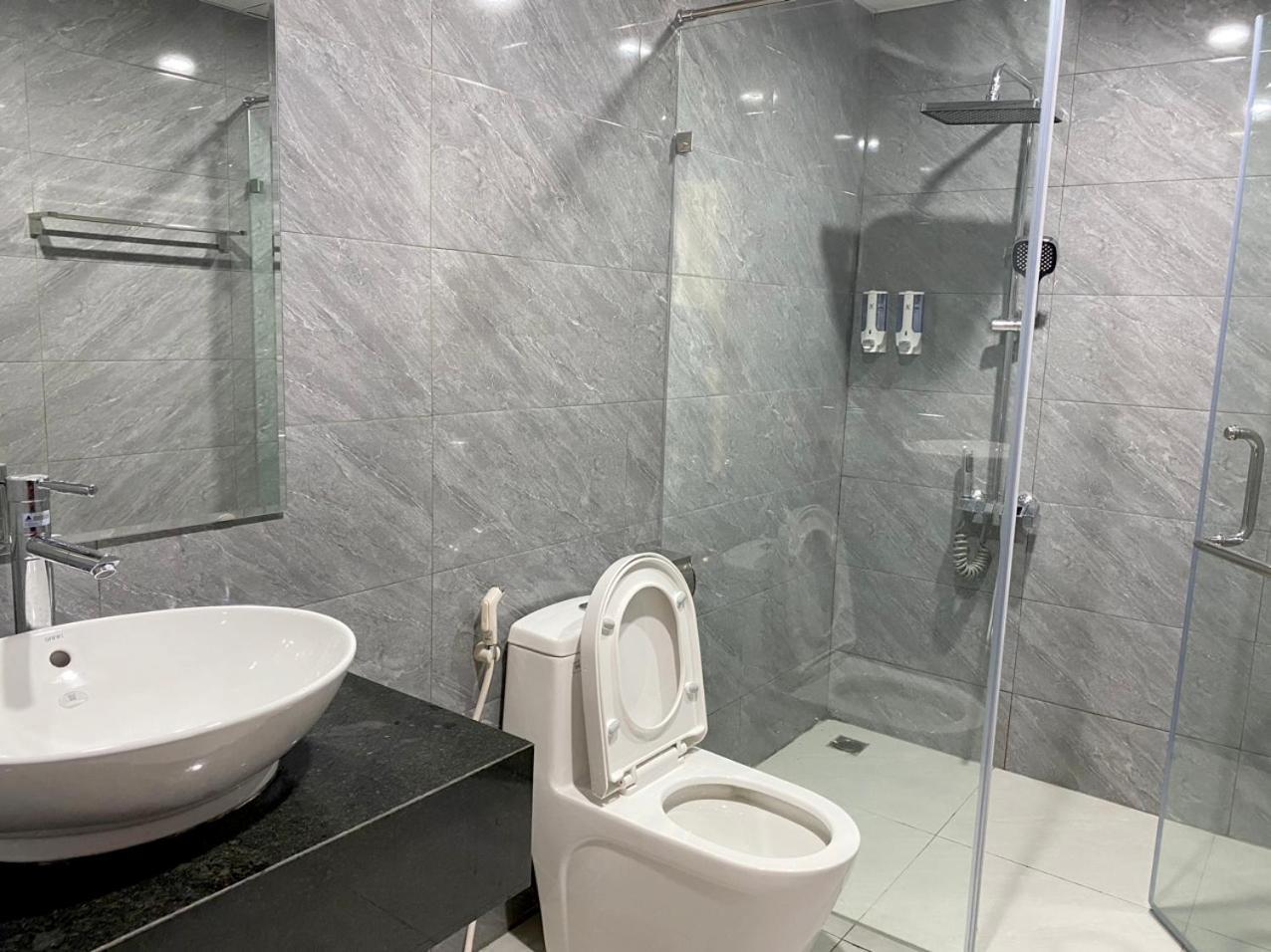 NguyẽN QuyèN Hotel Hanoi Dış mekan fotoğraf