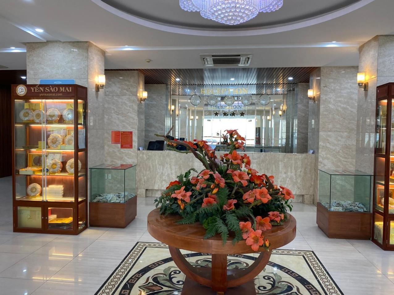 NguyẽN QuyèN Hotel Hanoi Dış mekan fotoğraf