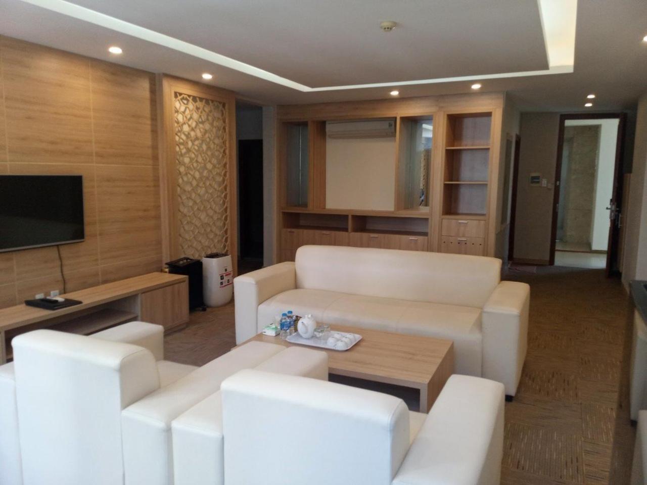 NguyẽN QuyèN Hotel Hanoi Dış mekan fotoğraf